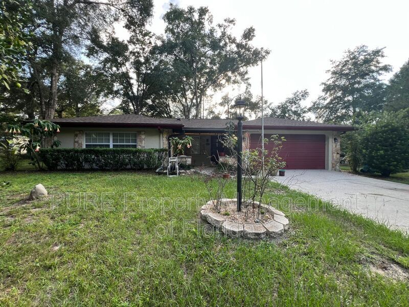 1362 W Alexander Dr in Citrus Springs, FL - Building Photo