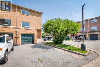 2830 Midland Ave in Toronto, ON - Building Photo - Building Photo