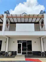 9788 Clarewood Dr in Houston, TX - Building Photo