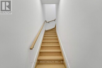 661 Winona Dr in Toronto, ON - Building Photo - Building Photo