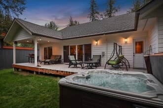 214 Birch Banks Rd in Sagle, ID - Building Photo - Building Photo