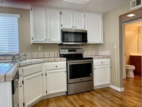 2157 Vista Del Mar in San Mateo, CA - Building Photo - Building Photo