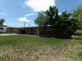 5522 East Edgewood Drive in Holladay, UT - Building Photo