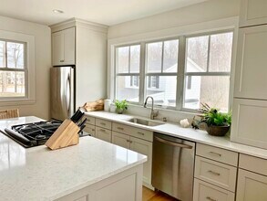 21 Chapel Rd in North Hampton, NH - Foto de edificio - Building Photo