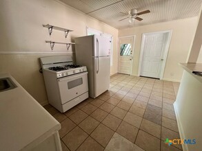 441 Lindsey St in San Marcos, TX - Building Photo - Building Photo