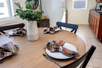 275 Hillside Dr in Pleasant Hill, IA - Building Photo - Building Photo