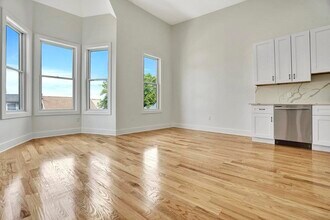 34 Van Reypen St in Jersey City, NJ - Building Photo - Building Photo