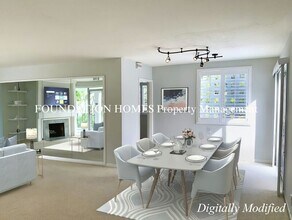 2330 Shelter Bay Ave in Mill Valley, CA - Foto de edificio - Building Photo