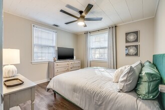 102 Evora St in Port Wentworth, GA - Foto de edificio - Building Photo