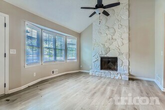 367 Arbour Way in Suwanee, GA - Foto de edificio - Building Photo