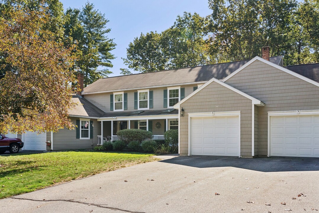 7 Dunnhill Dr in Kennebunk, ME - Building Photo