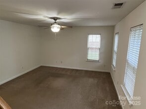 688 Continental Dr in Concord, NC - Building Photo - Building Photo