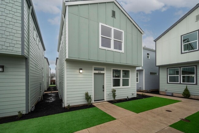 property at 2810 Crater Ln