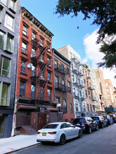 195 Henry St in New York, NY - Building Photo - Building Photo