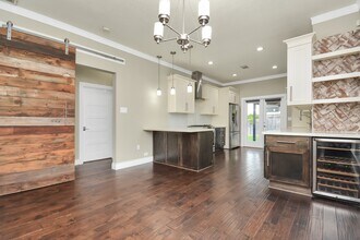 318 Ennis St in Houston, TX - Building Photo - Building Photo