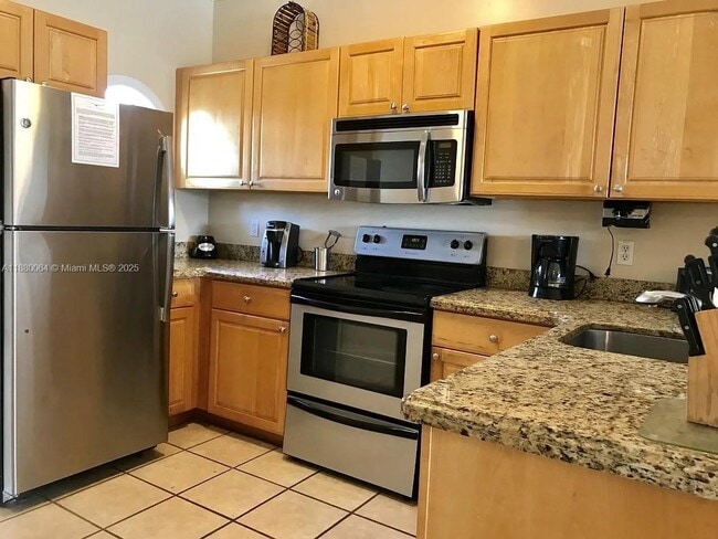 7048 Harbor Village Dr in Marathon, FL - Building Photo - Building Photo