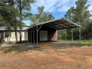 399 Pope Bend N, Unit 5-207 in Cedar Creek, TX - Building Photo - Building Photo