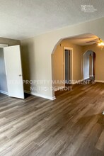 17940 Glendale St in Roseville, MI - Building Photo - Building Photo