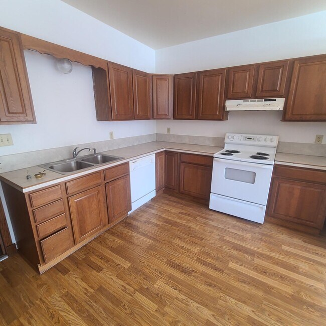 218 W Central Ave in El Dorado, KS - Building Photo - Building Photo