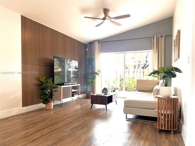 16410 Sapphire Bend in Weston, FL - Building Photo - Building Photo