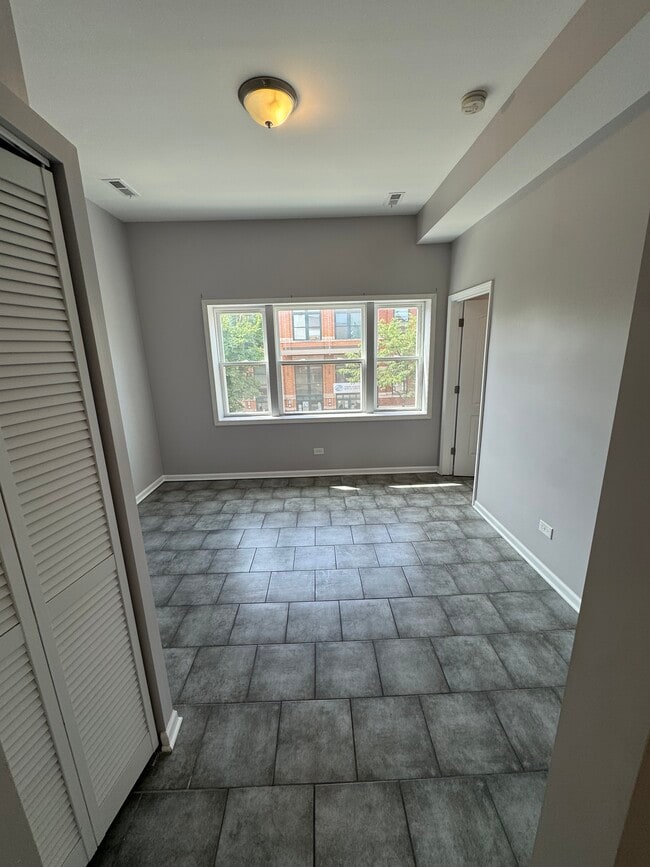 2152 W 19th St, Unit 2nd floor back
