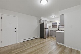 8921 S Cottage Grove Ave in Chicago, IL - Building Photo - Building Photo