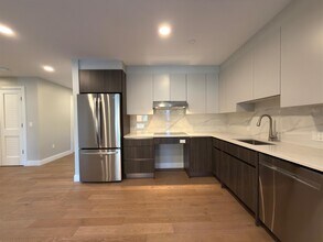 15 Central St, Unit 1 in Somerville, MA - Building Photo - Building Photo