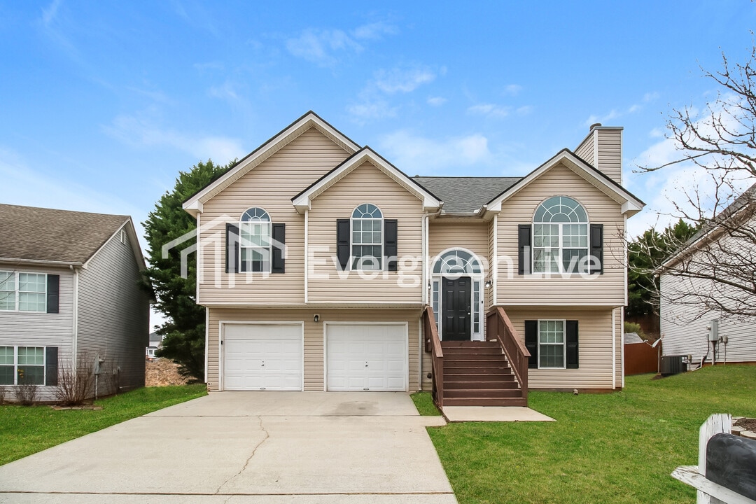 270 Greenway Dr in Covington, GA - Building Photo