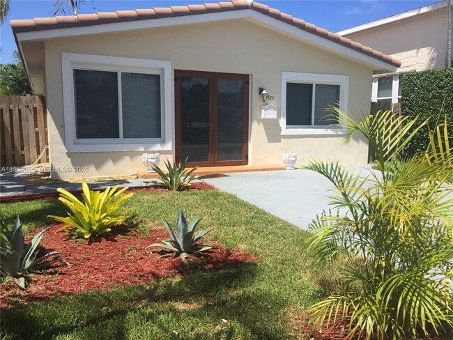 1527 Adams St in Hollywood, FL - Building Photo - Building Photo