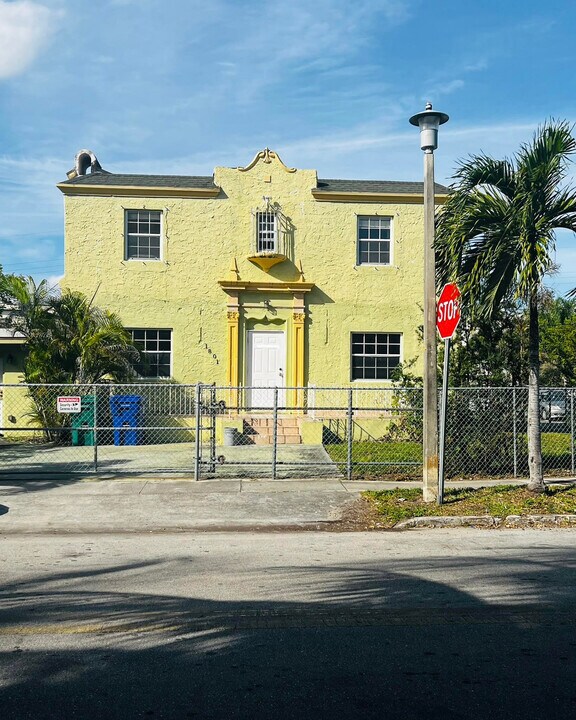 1801 SW 10th St in Miami, FL - Building Photo