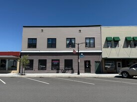 206 N Main Ave, Unit 3Bedroom in Baudette, MN - Building Photo