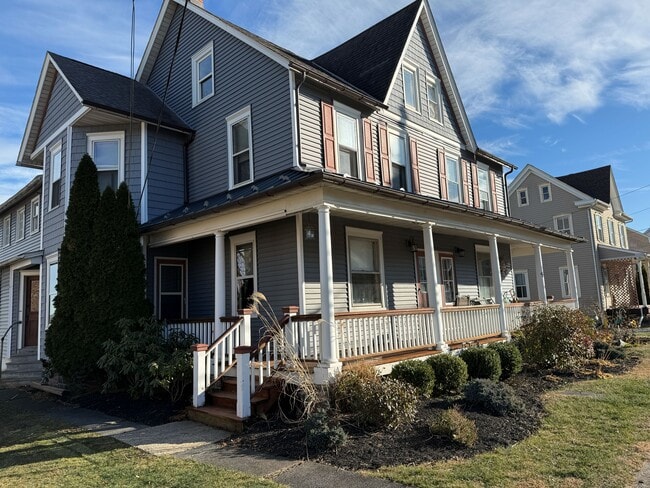 27 N Main St, Unit 27 N.Main St