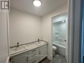 7489 Marvel Dr in Niagara Falls, ON - Building Photo - Building Photo