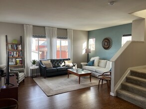 9733 Dunning Cir in Highlands Ranch, CO - Foto de edificio - Building Photo