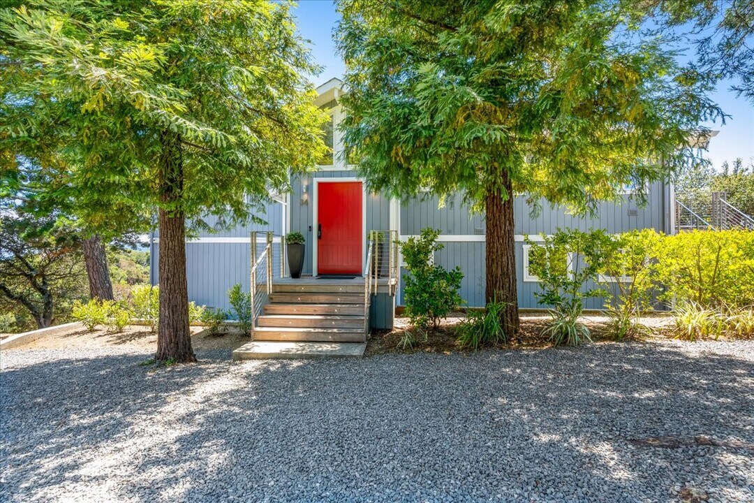 34 Fairview Ave in Corte Madera, CA - Building Photo