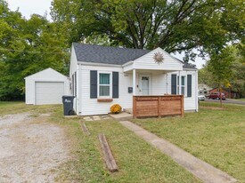 607 Ridgeway Ave in Columbia, MO - Building Photo