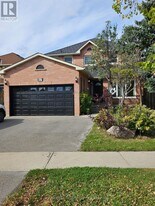 57 Blackmere Cir in Brampton, ON - Building Photo