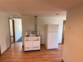 177 Boyden St-Unit -2nd in Woonsocket, RI - Building Photo - Building Photo