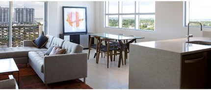 Le ROI Residences in Miami Beach, FL - Building Photo - Interior Photo