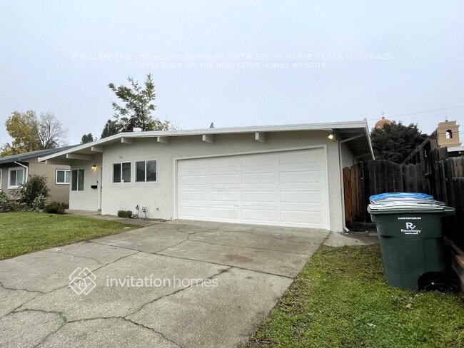 316 Grape St in Vacaville, CA - Foto de edificio - Building Photo