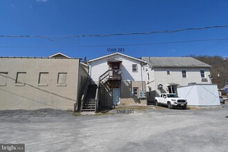 168 S Washington St in Berkeley Springs, WV - Building Photo - Building Photo
