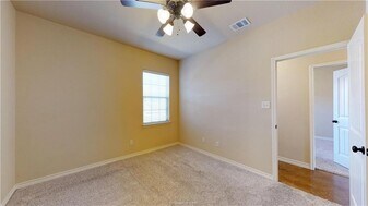 103 Kimber Ln in College Station, TX - Building Photo