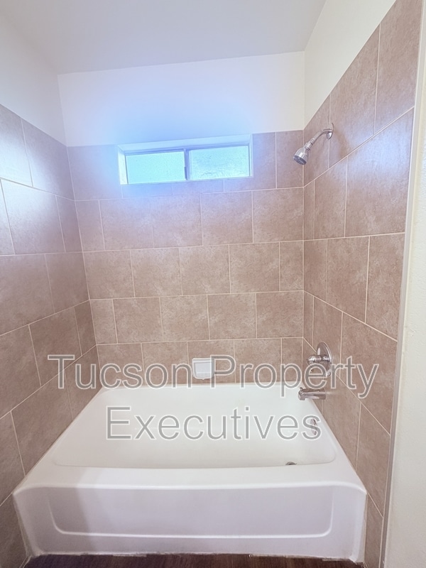 660 S Tucson Blvd in Tucson, AZ - Building Photo - Building Photo