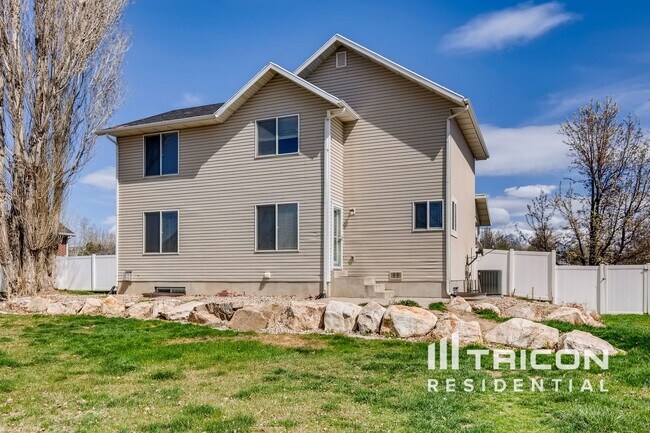 2456 S 1475 W in Syracuse, UT - Building Photo - Building Photo
