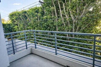 7857 W Manchester Ave in Los Angeles, CA - Building Photo - Building Photo