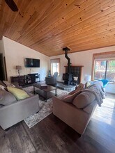 13329 Hansel Ave in Truckee, CA - Building Photo - Building Photo