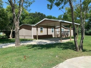 335 4th St in Dickinson, TX - Building Photo - Building Photo