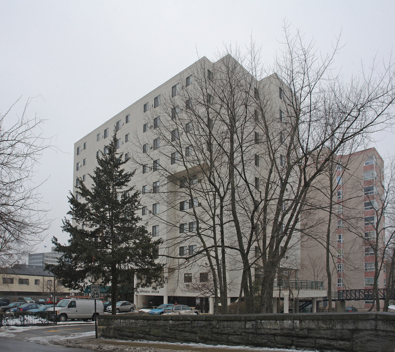 Rippowam Manor in Stamford, CT - Foto de edificio