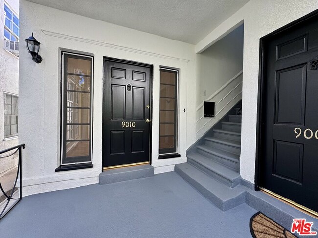 9010 Burton Way in Beverly Hills, CA - Building Photo - Building Photo