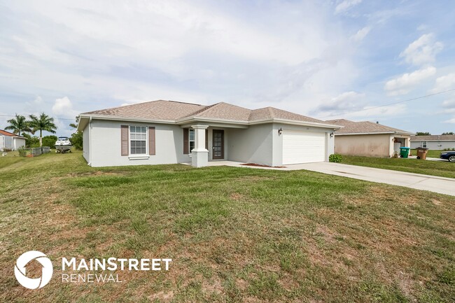 2213 NE 7th Ave in Cape Coral, FL - Building Photo - Building Photo